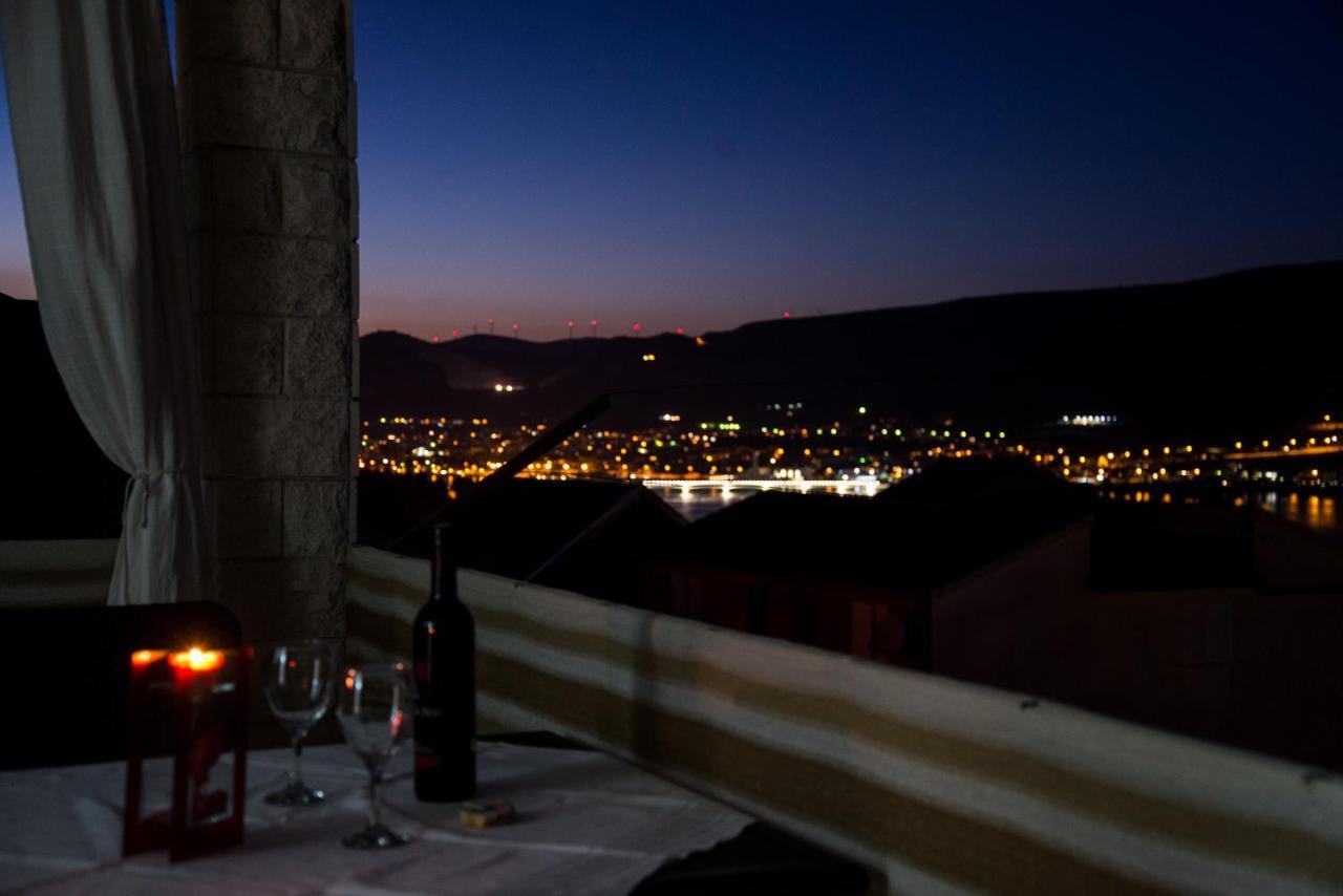 Holidays Apartments Slanada With Terrace And Sea View, Near The Beach & Town Trogir, Free Parking, Quiet Place On Peninsula Ciovo Екстериор снимка