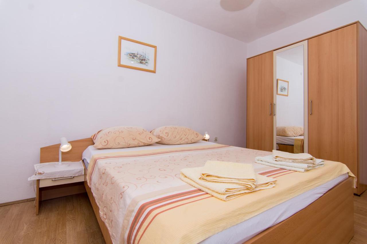 Holidays Apartments Slanada With Terrace And Sea View, Near The Beach & Town Trogir, Free Parking, Quiet Place On Peninsula Ciovo Екстериор снимка