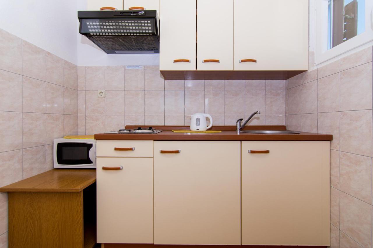Holidays Apartments Slanada With Terrace And Sea View, Near The Beach & Town Trogir, Free Parking, Quiet Place On Peninsula Ciovo Екстериор снимка