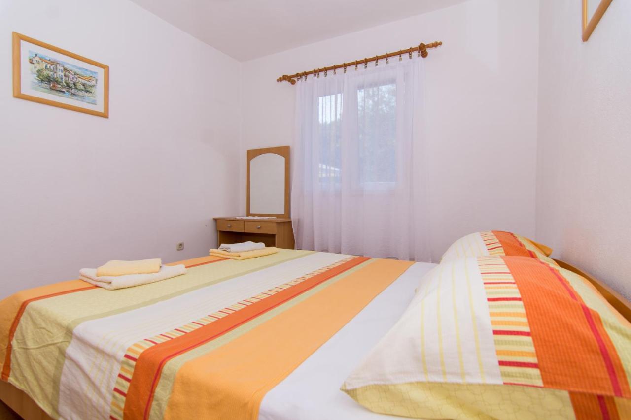 Holidays Apartments Slanada With Terrace And Sea View, Near The Beach & Town Trogir, Free Parking, Quiet Place On Peninsula Ciovo Екстериор снимка