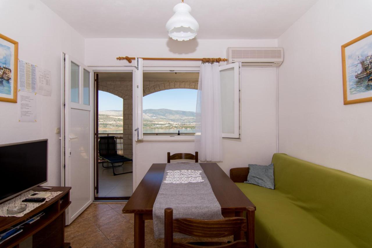 Holidays Apartments Slanada With Terrace And Sea View, Near The Beach & Town Trogir, Free Parking, Quiet Place On Peninsula Ciovo Екстериор снимка