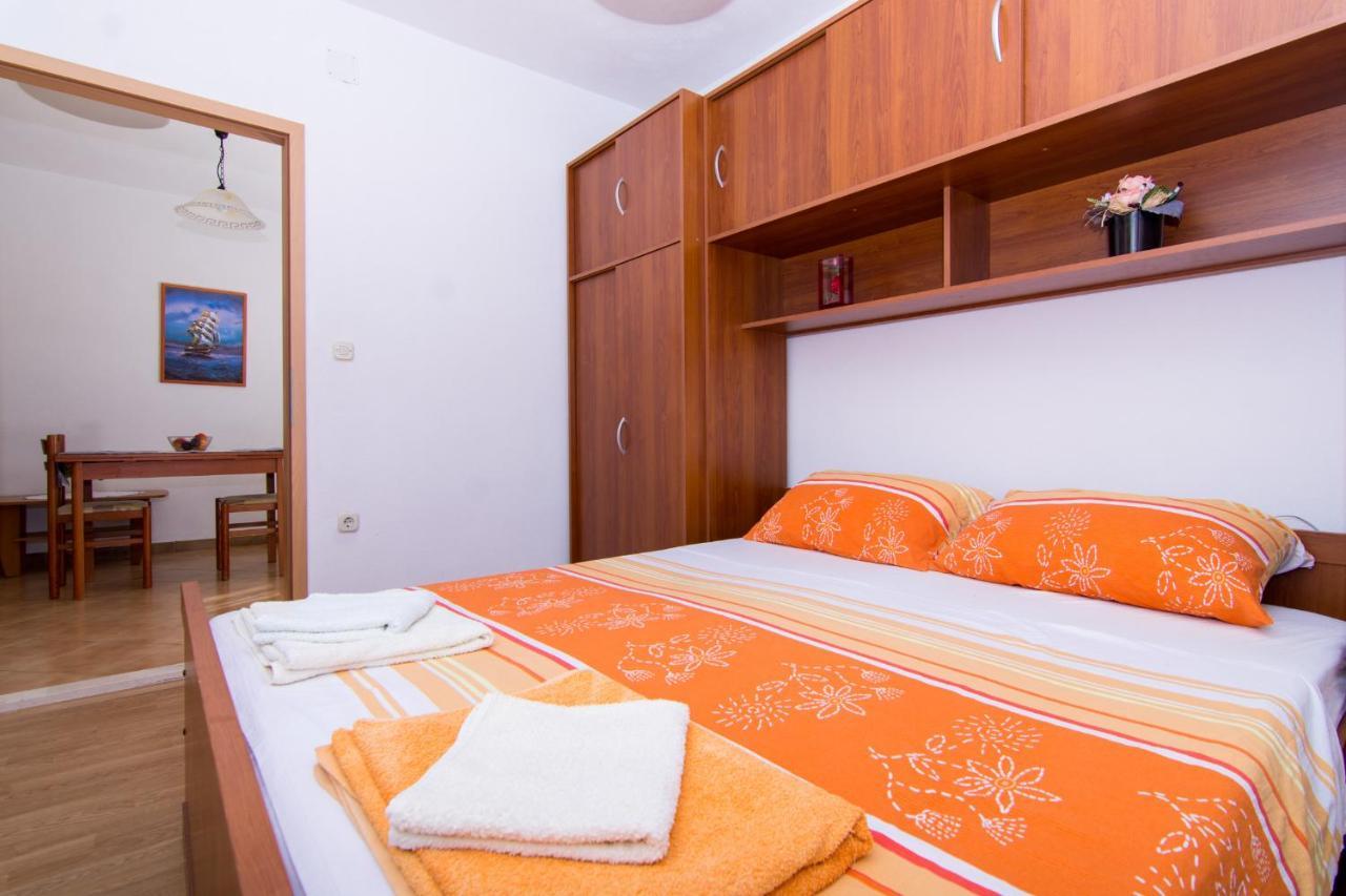 Holidays Apartments Slanada With Terrace And Sea View, Near The Beach & Town Trogir, Free Parking, Quiet Place On Peninsula Ciovo Екстериор снимка