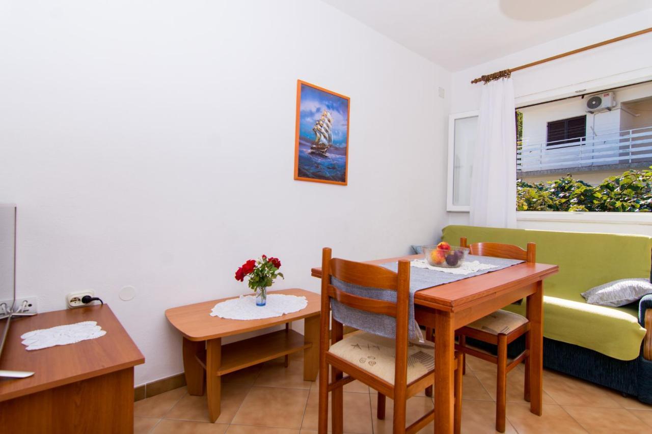 Holidays Apartments Slanada With Terrace And Sea View, Near The Beach & Town Trogir, Free Parking, Quiet Place On Peninsula Ciovo Екстериор снимка