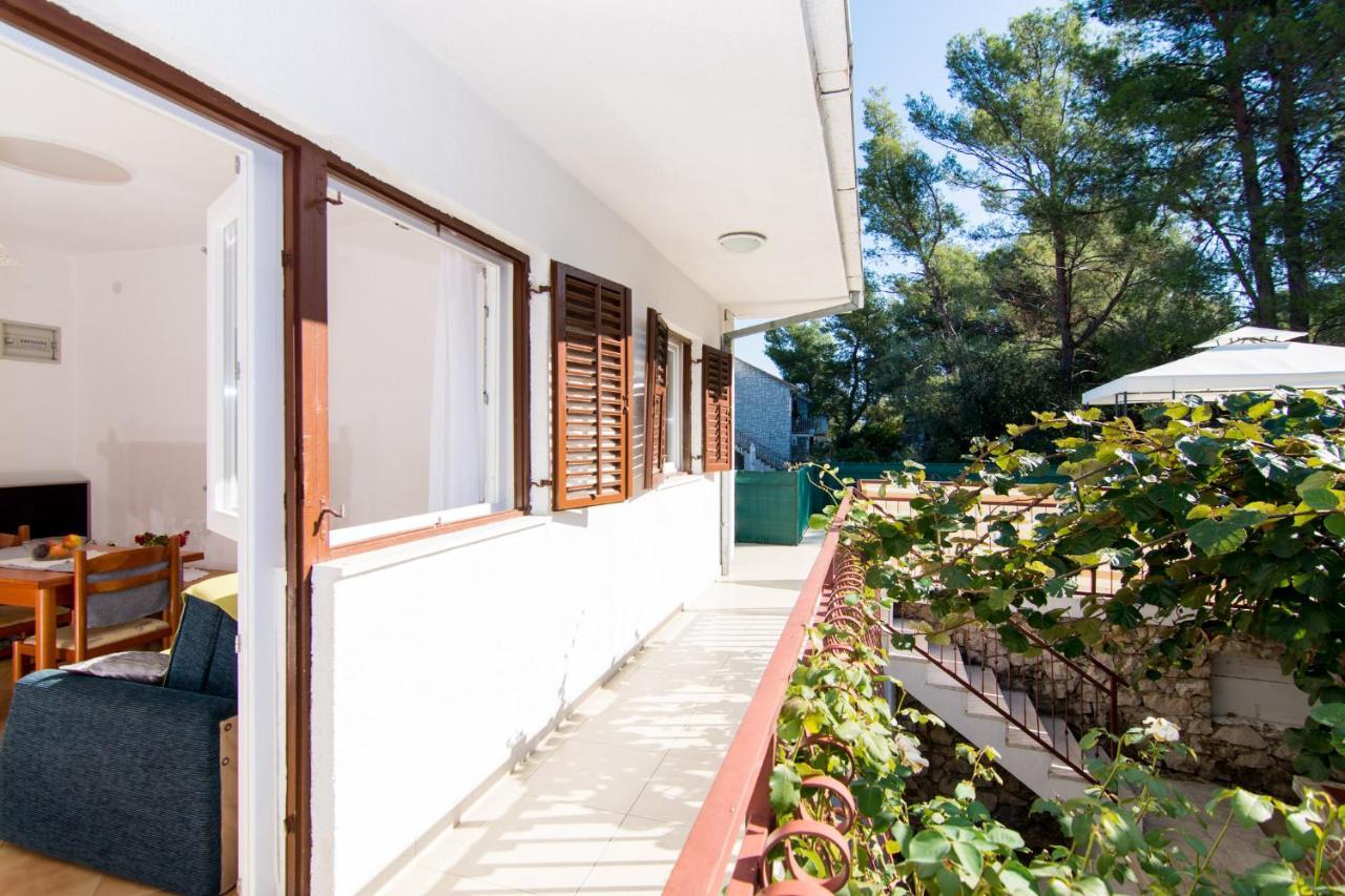 Holidays Apartments Slanada With Terrace And Sea View, Near The Beach & Town Trogir, Free Parking, Quiet Place On Peninsula Ciovo Екстериор снимка
