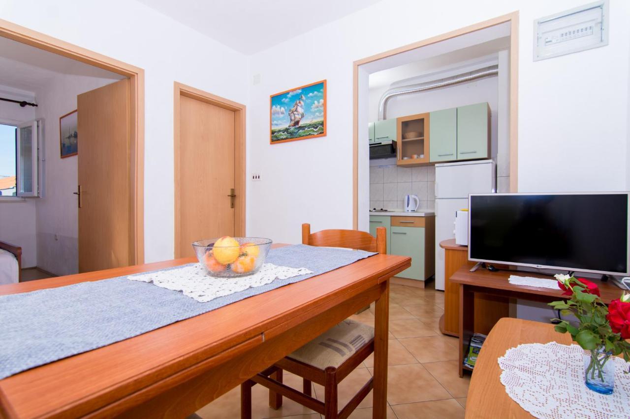 Holidays Apartments Slanada With Terrace And Sea View, Near The Beach & Town Trogir, Free Parking, Quiet Place On Peninsula Ciovo Екстериор снимка