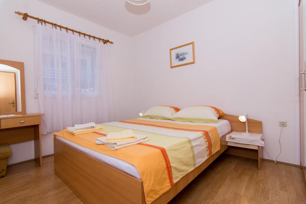 Holidays Apartments Slanada With Terrace And Sea View, Near The Beach & Town Trogir, Free Parking, Quiet Place On Peninsula Ciovo Екстериор снимка