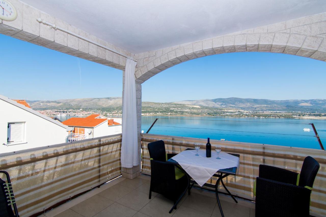 Holidays Apartments Slanada With Terrace And Sea View, Near The Beach & Town Trogir, Free Parking, Quiet Place On Peninsula Ciovo Екстериор снимка