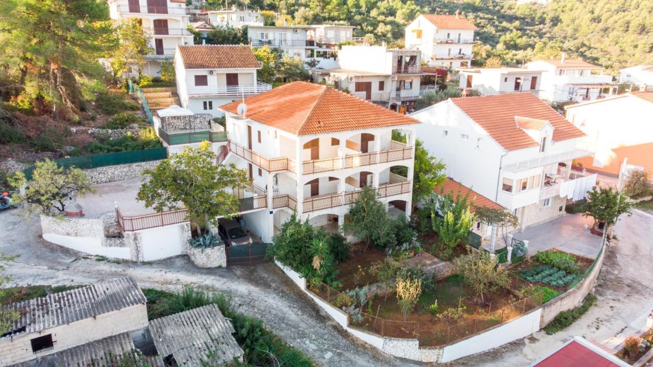 Holidays Apartments Slanada With Terrace And Sea View, Near The Beach & Town Trogir, Free Parking, Quiet Place On Peninsula Ciovo Екстериор снимка
