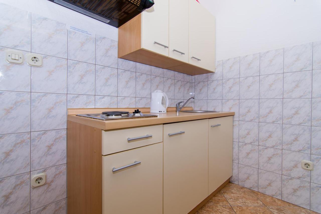 Holidays Apartments Slanada With Terrace And Sea View, Near The Beach & Town Trogir, Free Parking, Quiet Place On Peninsula Ciovo Екстериор снимка