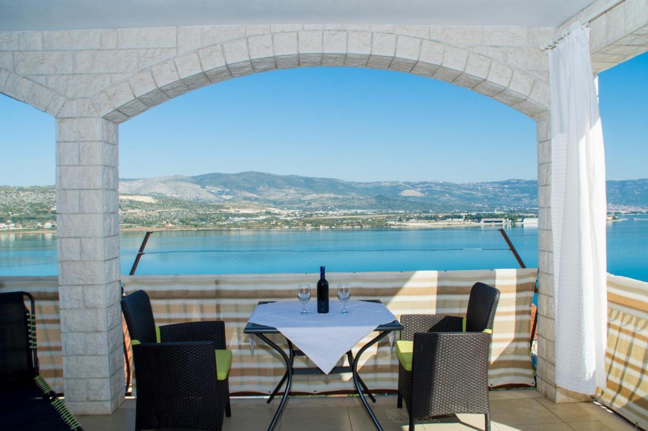 Holidays Apartments Slanada With Terrace And Sea View, Near The Beach & Town Trogir, Free Parking, Quiet Place On Peninsula Ciovo Екстериор снимка