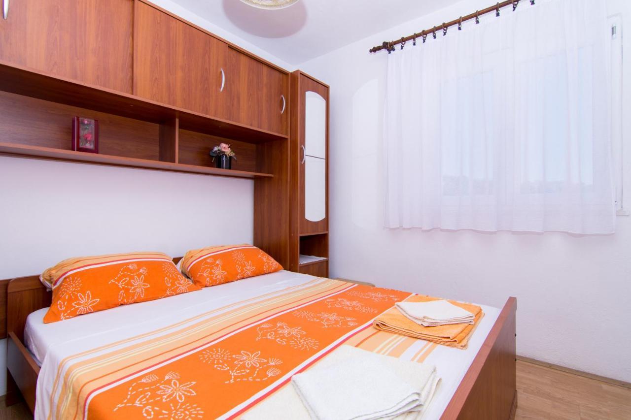 Holidays Apartments Slanada With Terrace And Sea View, Near The Beach & Town Trogir, Free Parking, Quiet Place On Peninsula Ciovo Екстериор снимка