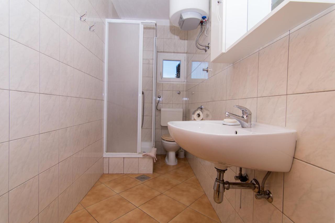 Holidays Apartments Slanada With Terrace And Sea View, Near The Beach & Town Trogir, Free Parking, Quiet Place On Peninsula Ciovo Екстериор снимка