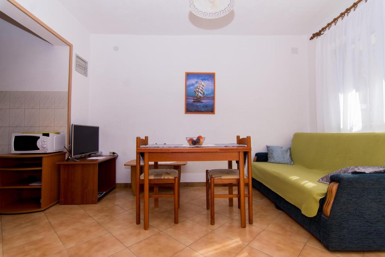 Holidays Apartments Slanada With Terrace And Sea View, Near The Beach & Town Trogir, Free Parking, Quiet Place On Peninsula Ciovo Екстериор снимка